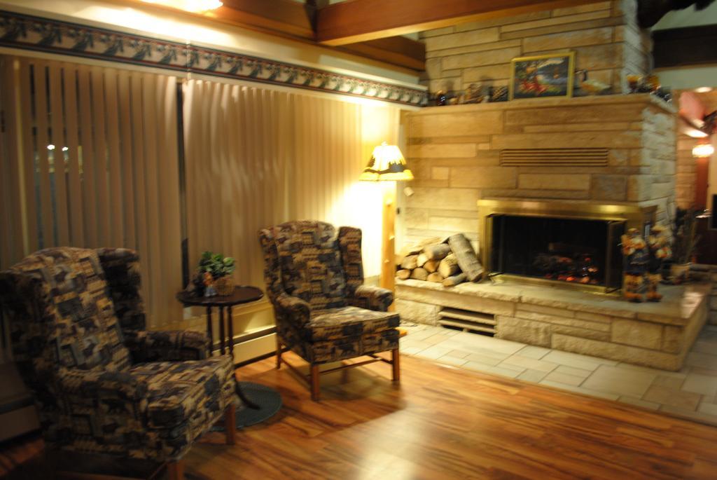 Camp Inn Lodge Oscoda Buitenkant foto