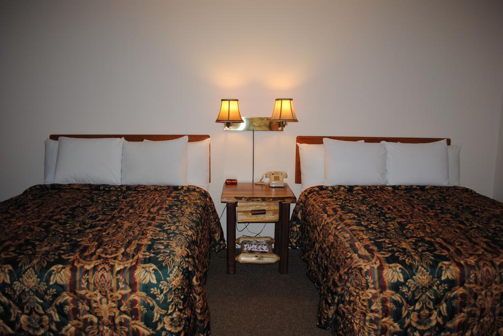 Camp Inn Lodge Oscoda Buitenkant foto