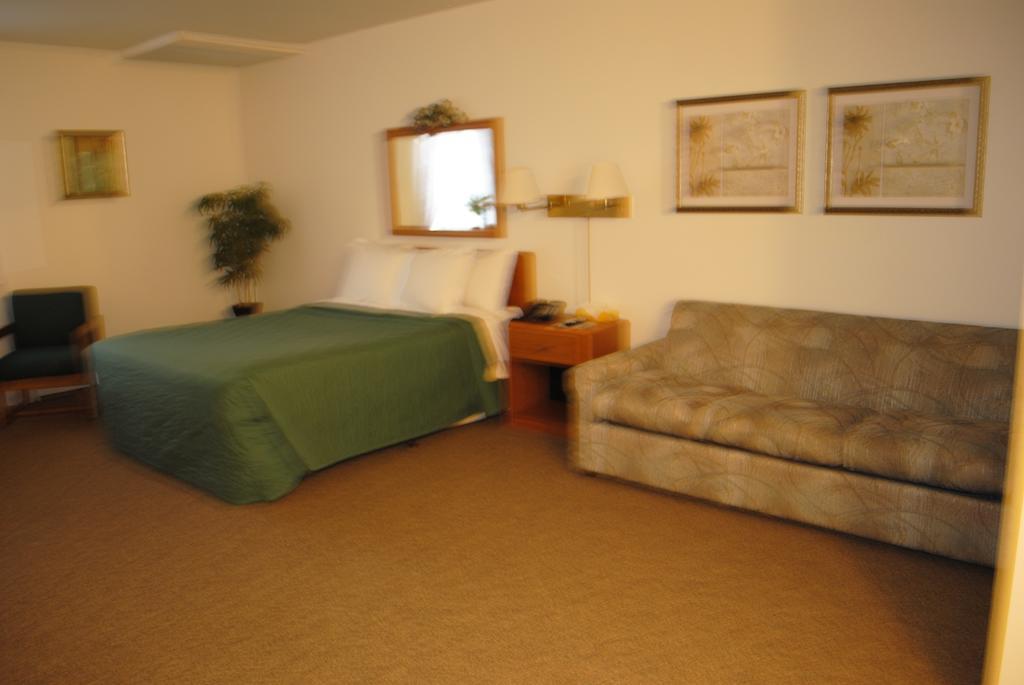 Camp Inn Lodge Oscoda Kamer foto